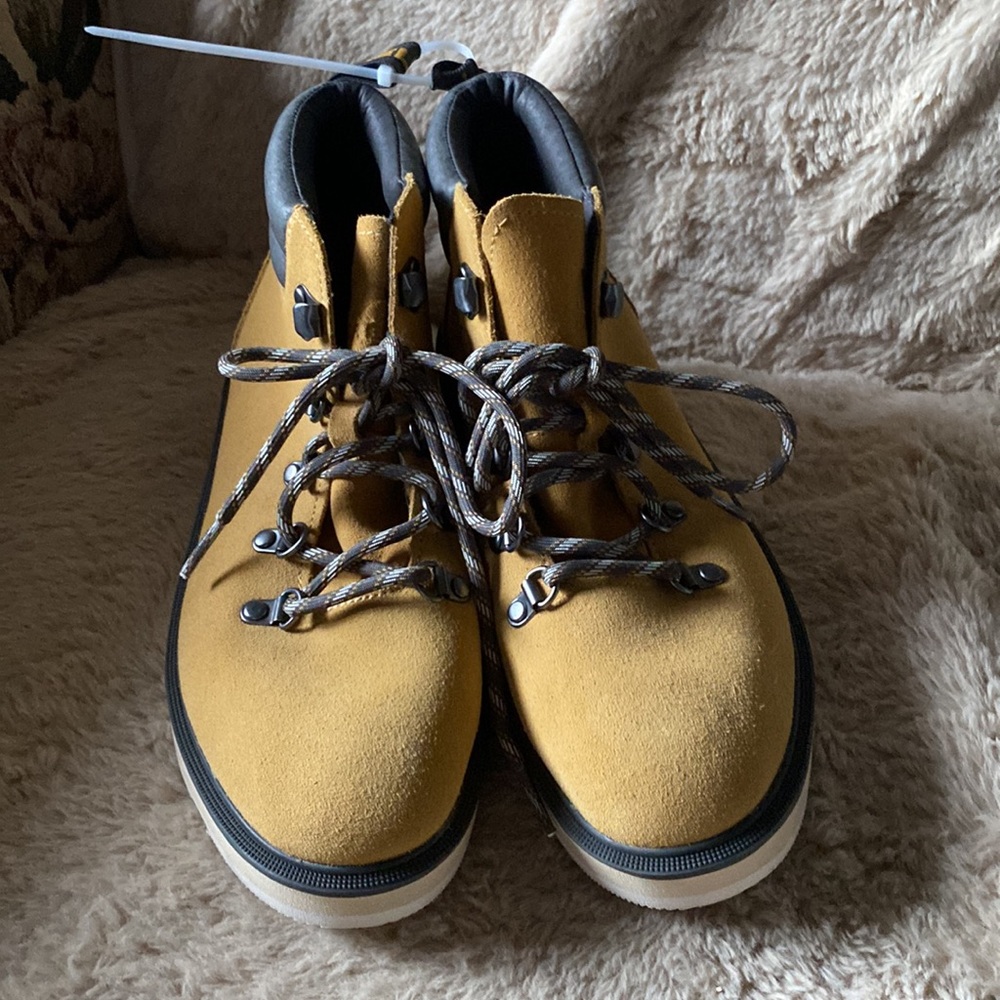 Sorel Hi Line Lace Up Size 8 1/5 Geo Yellow Hiking Boots Brand New Without tags - Picture 3 of 6